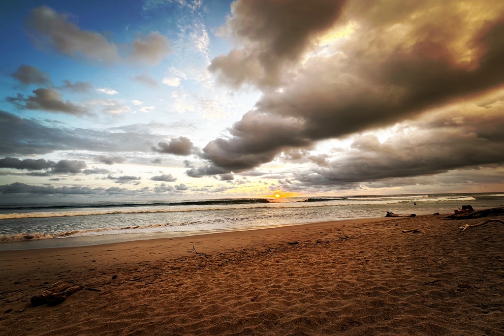 SUNSET 8 72186418-6296-4860-8E4E-1D0148FBC63A